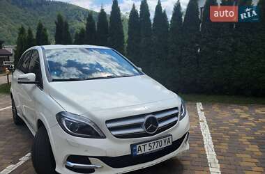 Хетчбек Mercedes-Benz B-Class 2015 в 