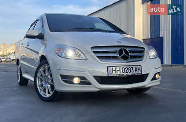 Хетчбек Mercedes-Benz B-Class 2010 в 