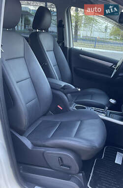 Хетчбек Mercedes-Benz B-Class 2010 в 