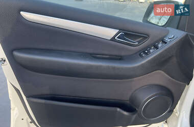 Хетчбек Mercedes-Benz B-Class 2010 в 