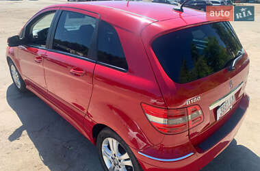 Хетчбек Mercedes-Benz B-Class 2011 в 