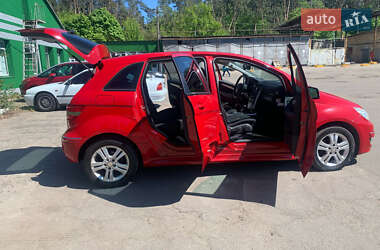 Хетчбек Mercedes-Benz B-Class 2011 в 