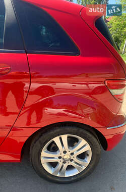 Хетчбек Mercedes-Benz B-Class 2011 в 