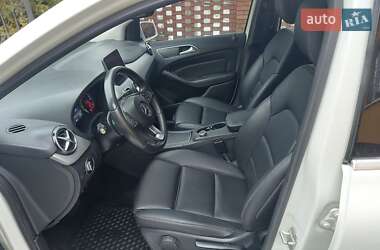 Хетчбек Mercedes-Benz B-Class 2016 в 