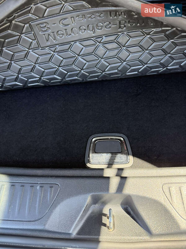 Хетчбек Mercedes-Benz B-Class 2017 в Дніпрі