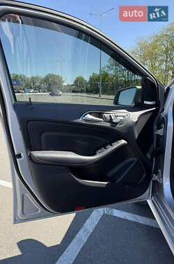 Хэтчбек Mercedes-Benz B-Class 2017 в 