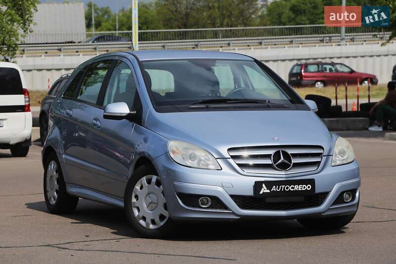 Хетчбек Mercedes-Benz B-Class 2010 в 