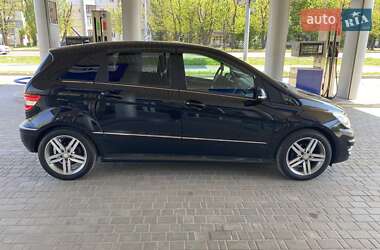 Хэтчбек Mercedes-Benz B-Class 2010 в 