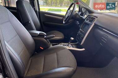 Хэтчбек Mercedes-Benz B-Class 2010 в 