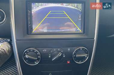 Хэтчбек Mercedes-Benz B-Class 2010 в 