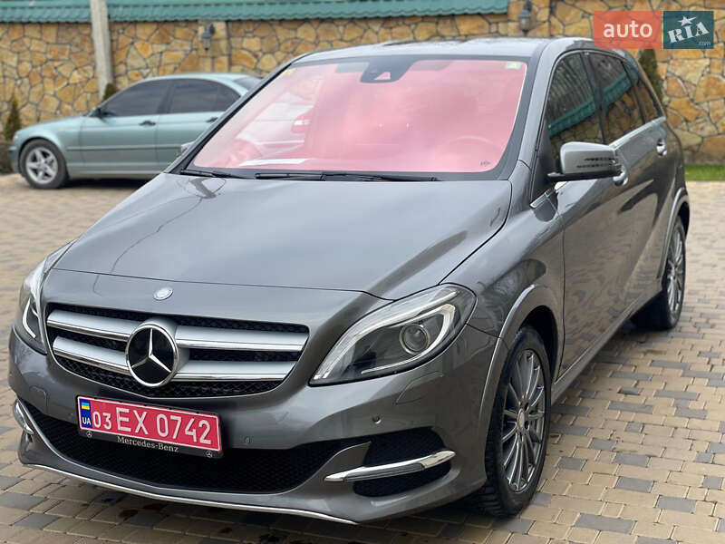 Хетчбек Mercedes-Benz B-Class 2015 в 
