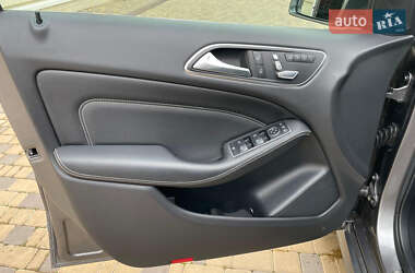 Хетчбек Mercedes-Benz B-Class 2015 в 