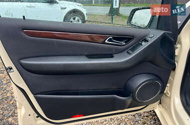 Хэтчбек Mercedes-Benz B-Class 2009 в 