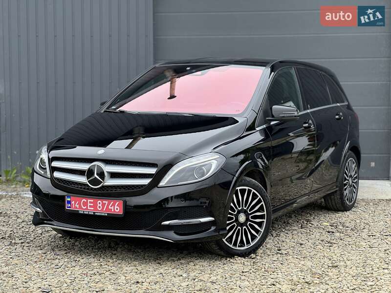 Хетчбек Mercedes-Benz B-Class 2016 в 