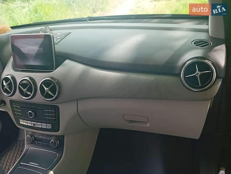 Хэтчбек Mercedes-Benz B-Class 2015 в Коростене