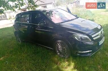 Хэтчбек Mercedes-Benz B-Class 2015 в 