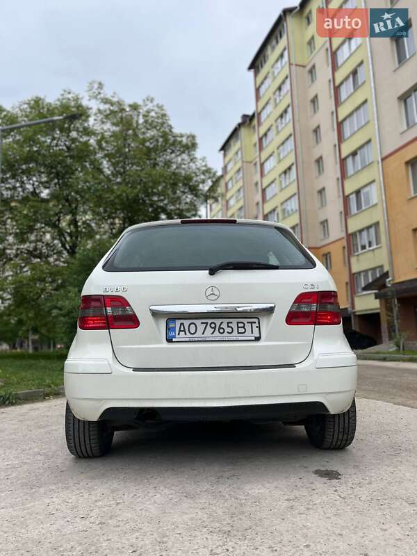 Хетчбек Mercedes-Benz B-Class 2011 в Івано-Франківську