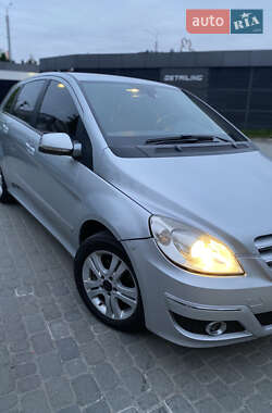 Хетчбек Mercedes-Benz B-Class 2010 в 