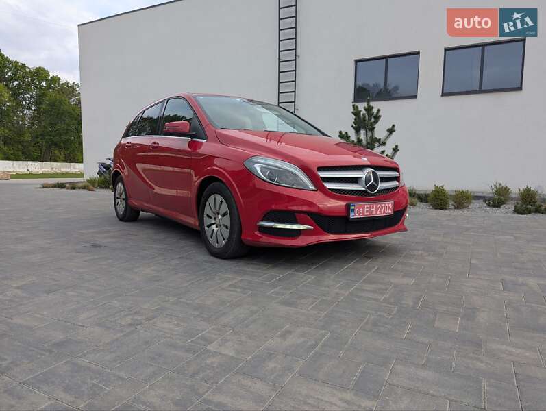 Хэтчбек Mercedes-Benz B-Class 2016 в 