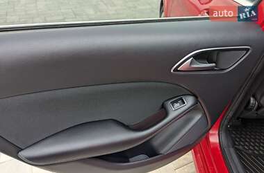 Хэтчбек Mercedes-Benz B-Class 2016 в 
