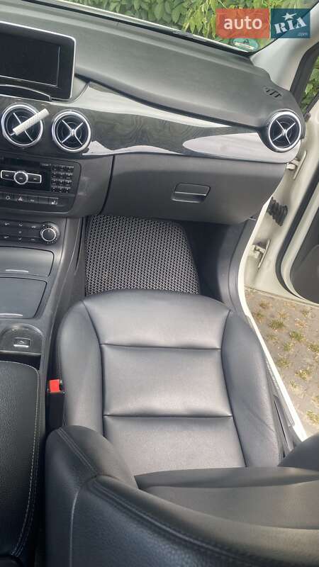 Хэтчбек Mercedes-Benz B-Class 2014 в Киеве