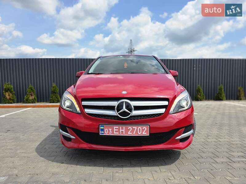 Хэтчбек Mercedes-Benz B-Class 2016 в 