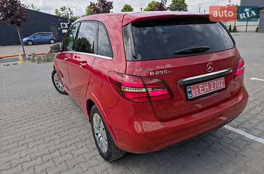 Хэтчбек Mercedes-Benz B-Class 2016 в 