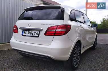 Хэтчбек Mercedes-Benz B-Class 2015 в 