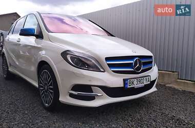Mercedes-Benz B-Class 2015 Mercedes-Benz B-Class 2015