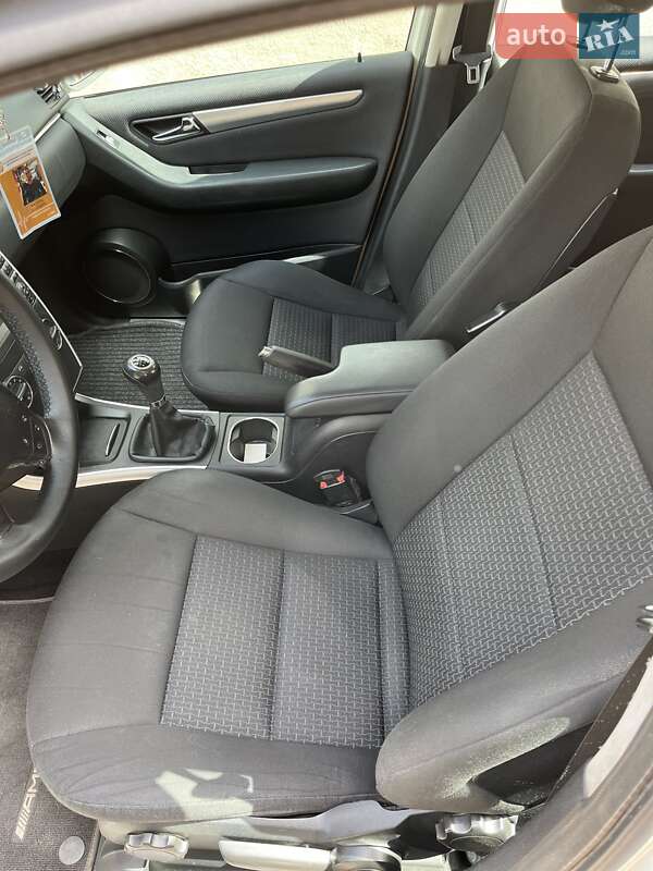 Хетчбек Mercedes-Benz B-Class 2011 в Івано-Франківську