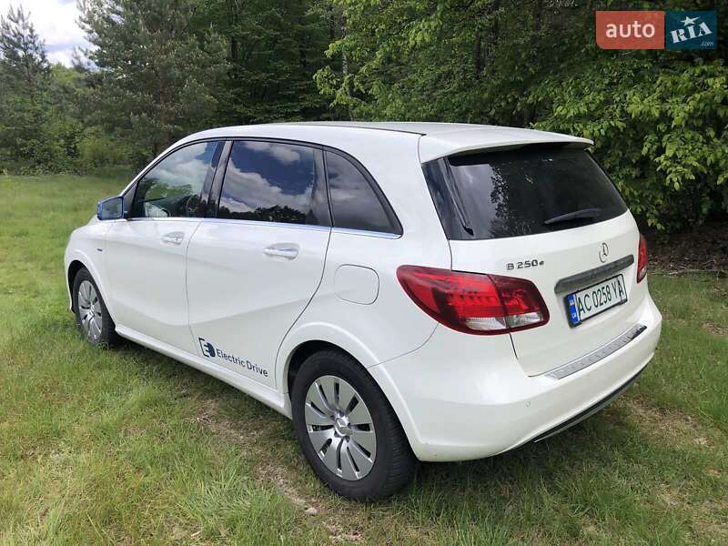 Хэтчбек Mercedes-Benz B-Class 2017 в Камне-Каширском