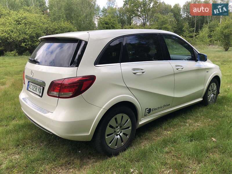 Хэтчбек Mercedes-Benz B-Class 2017 в Камне-Каширском