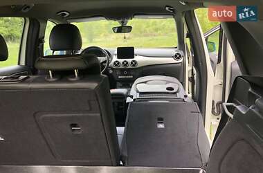 Хэтчбек Mercedes-Benz B-Class 2017 в 
