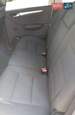 Хэтчбек Mercedes-Benz B-Class 2010 в 