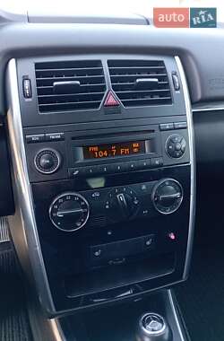 Хэтчбек Mercedes-Benz B-Class 2010 в 