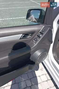 Хэтчбек Mercedes-Benz B-Class 2010 в 