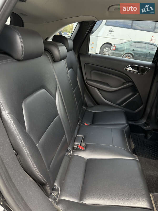 Хетчбек Mercedes-Benz B-Class 2013 в Снятині