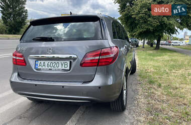 Хэтчбек Mercedes-Benz B-Class 2016 в 