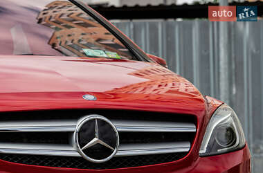 Хэтчбек Mercedes-Benz B-Class 2016 в 
