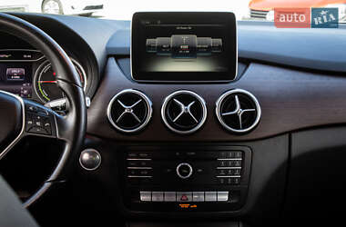 Хэтчбек Mercedes-Benz B-Class 2016 в 