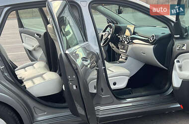 Хетчбек Mercedes-Benz B-Class 2017 в 