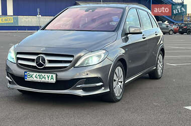 Хетчбек Mercedes-Benz B-Class 2017 в 