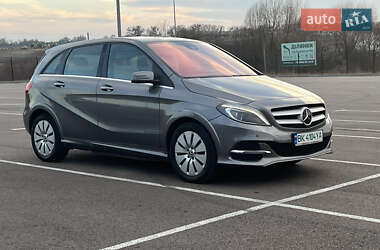 Хетчбек Mercedes-Benz B-Class 2017 в 