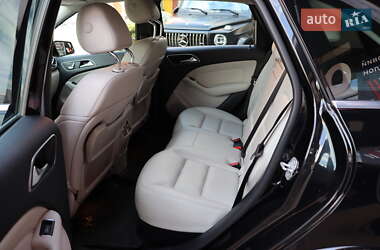 Хетчбек Mercedes-Benz B-Class 2016 в 