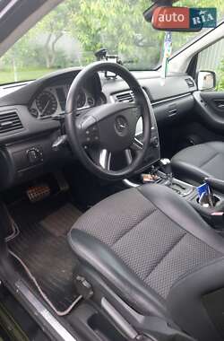 Хэтчбек Mercedes-Benz B-Class 2010 в 