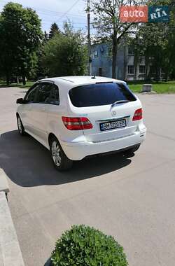 Хэтчбек Mercedes-Benz B-Class 2009 в 