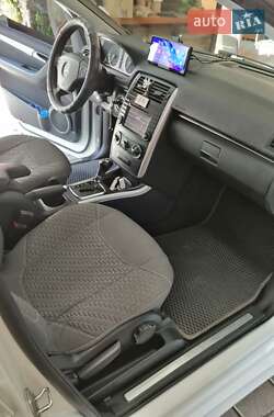 Хэтчбек Mercedes-Benz B-Class 2009 в 