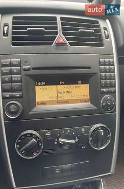 Хэтчбек Mercedes-Benz B-Class 2009 в 