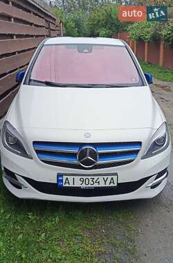 Хэтчбек Mercedes-Benz B-Class 2015 в 