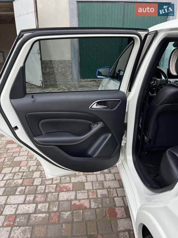 Хетчбек Mercedes-Benz B-Class 2015 в Золочеві
